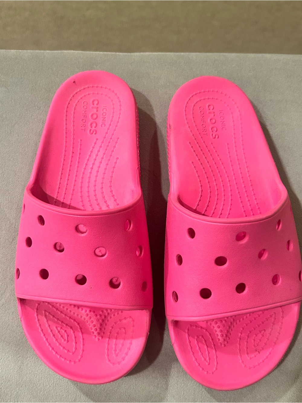 Crocs unisex Classic Crocs Slides / Waterproof / Hot Pink/ 7 men or 9 women